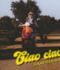 Albumo viršelyje yra vyro, važiuojančio motociklu nuotrauka. Jis važiuoja žvyrkeliu prie medžių, išskėtęs kojas maivosi, juokiasi.