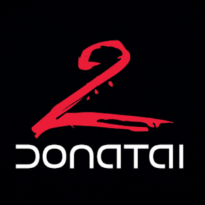 Albumo viršelyje matomas juodame fone esantis minimalistinis dizainas: ryškiai raudonas, teptuko potėpį primenantis skaičius „2“, po juo – baltas užrašas „Donatai“ moderniu šriftu. Bendras vaizdas atrodo kontrastingas ir paprastas, akcentuojantis skaičių „2“ ir pavadinimą.