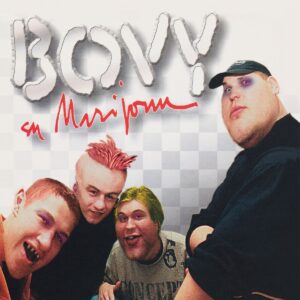 Albumo viršelis atrodo chaotiškas, šmaikštus ir sąmoningai „negludintas“, tarsi specialiai siekiant pabrėžti pankroko ar alternatyvios scenos estetiką. Priekyje – keturi vyrai, stilizuoti taip, kad atrodytų išraiškingai ir šiek tiek groteskiškai. Jų veidai bei plaukai spalvinti ryškiomis, nenatūraliomis spalvomis (violetiniais šešėliais, žalais ar rožiniais plaukais). Jie pozuoja ekspresyviai – šypsosi, išsižioja, linksta į kamerą. Dešinėje – didelis vyras su tamsia apranga ir kepure, kurio veidas ir makiažas taip pat labiau karikatūrinis nei realistinis. Jo pozavimas rimtesnis, todėl jis sukuria kontrastą su kitų trijulės energija.