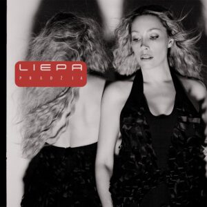 Liepa – „Pradžia“ vinilo plokštelės albumo viršelis. Juodai balta atlikėjos portretinė nuotrauka su atspindžiu veidrodyje, raudonas užrašas „Liepa Pradžia“ viršelio kairėje pusėje.
